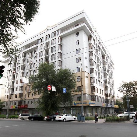 Oscar'S Apartments Bisjkek Buitenkant foto