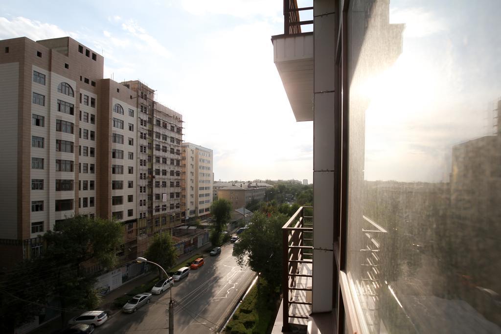 Oscar'S Apartments Bisjkek Buitenkant foto