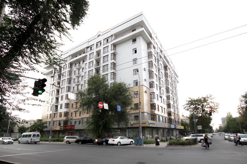 Oscar'S Apartments Bisjkek Buitenkant foto
